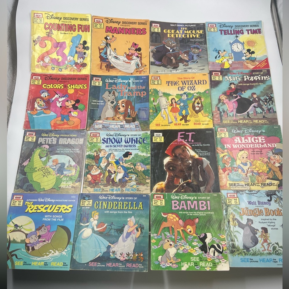 Walt Disney Read Along Book X 16 No Cassettes